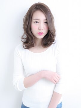 ニューヨークニューヨーク 梅田茶屋町店(NYNY) 外国人風ゆる巻きミディアムヘア