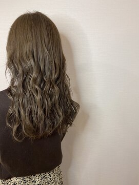 ビーブラッシュ(B.Brush) インナーカラー×巻きロング