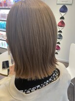 ベルフェミンキルン(Belle femin kilun) ミディアムボブ×ベージュカラー