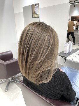 ロイオブジゼル(roi of GiseL) ナチュラルバレイヤージュ【博多天神】@halu_the_world