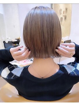 プアメリア 名古屋(Puamelia) レイヤーケアブリーチダブルカラーボブ_4329