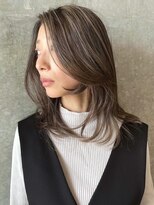 セル(CELL)&nbsp;バレイヤージュ　アッシュベージュ　レイヤースタイル