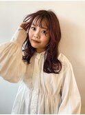 動きのあるレイヤーロングでキュートなスタイルです。