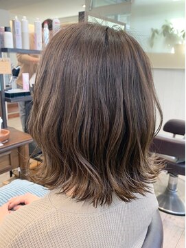 クム 東川口(kum) 外ハネくびれボブ