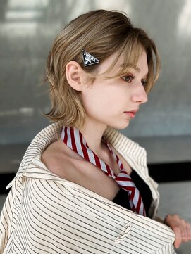 ユーフォリア 銀座(Euphoria) ハイトーンカラーショートウルフインナーカラーホワイトベージュ