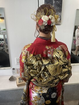 ラビスモア(Lovis moa) 外ハネボブ/ホワイトブロンド/ワイドバングブルーブラック