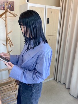 マインドヘアー(MiND HAiR) ブルーブラック_艶ストレートミディアム_ 70