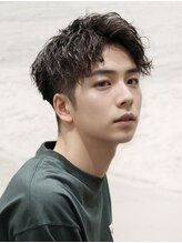 サロンリベルテ(salon Liberte)&nbsp;10代20代30代ツイストスパイラルパーマショートマッシュ秋カラー