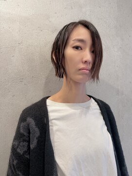 ミカン(mikan) 軽さと重さの絶妙きりっぱなしボブ