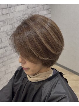 ショートヘア×ハイライト