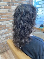 ヴィサージュクルー(VISAGE crew) スパイラルパーマを駆使したソバージュデザイン!