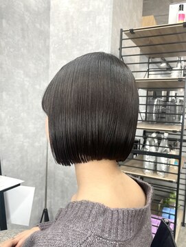 イデアル(Ideal) ボブ/ミニボブ/切りっぱなしボブ/外ハネ/外ハネボブ/前下がり