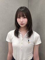 オニキス(ONYX)&nbsp;旬のレイヤーカットで小顔ミディ