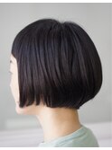 ライン強めのボブ