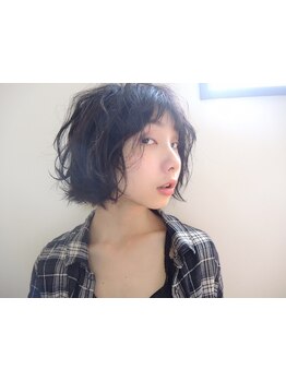 ふんわりウェーブもリッジ感のあるデザインも◎ダメージレス&滑らかで良質なデザインパーマが魅力☆