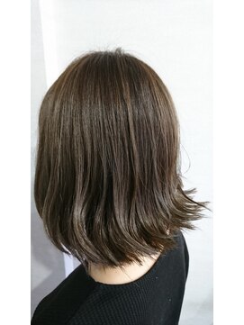 ヘアーアンドアイラッシュ チェイン(HAIR&EYELASH CHAIN) 外ハネボブ