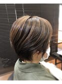 【人気】大人ハイライト☆白髪ぼかしショート