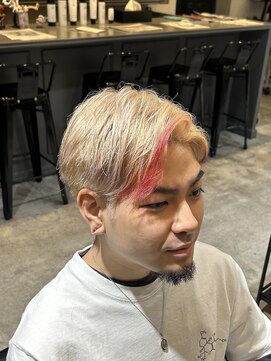 ハングアウト(Hangout) ポイントカラートリプルカラーかき上げスタイル