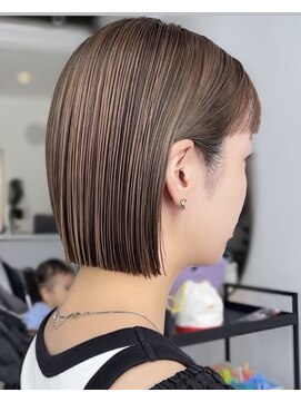 スロウ(slow) ぱつッとミニボブ