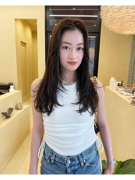 スニュウ(snuw) 【snuw mina】レイヤーカット/顔まわりカット/透明感カラー