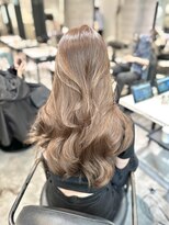 アクション 心斎橋店(ACTION)&nbsp;大人可愛いレイヤーカット　透明感カラー　くすみベージュ