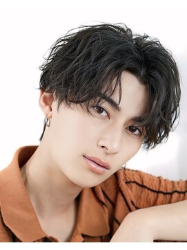 オーシャントーキョー 心斎橋(OCEAN TOKYO WEST) 波巻きパーマツイストスパイラルパーマセンターパートウルフ