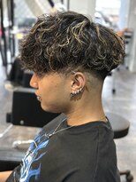 ニアウ 高崎店(Niau)&nbsp;メンズマッシュフェードスペインカール群馬高崎眉毛韓国