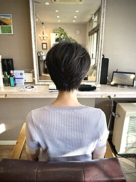 ヘアーメイクロージー 八軒店 (HAIR MAKE ROSY) くびれベリーショート
