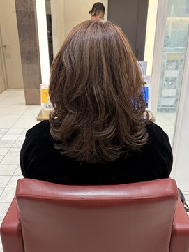 アミリアバイザザ(amiliea by ZA/ZA) 白髪ぼかしハイライト×透明感たっぷりベージュカラー