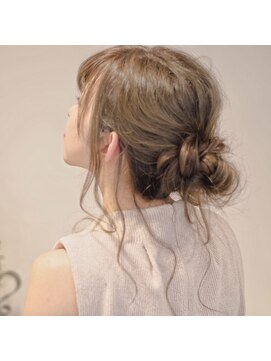 ユニオン(union) union×ルーズお団子ヘア