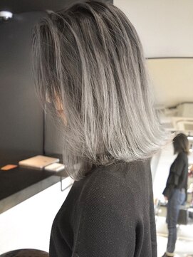 ルーヴェ(LOWE) 春にオススメ！外国人風バレイヤージュと大人の外ハネボブ