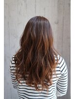 シルエット&nbsp;ナチュラルなハイライトのヘアカラー