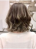 ミディアム毛先パーマことりベージュ黒髪ウォーターフォール