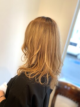 アラヘアー(ara HAIR) ミディアムローレイヤー