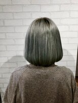 ビス ヘア アンド ビューティー 西新井店(Vis Hair＆Beauty) ハイトーン/派手髪/グレー/ケアブリーチ/艶カラー/切りっぱなし