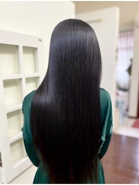 ティーズヘアイナガキイヴピアジェ ツヤツヤ＿潤い＿ストレートヘア