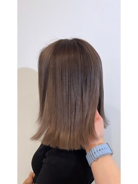 クオン 伊勢崎(QUON.) 扱いやすいボブ/ハイトーンカラー