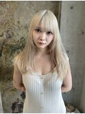 ホワイトベージュ×レイヤーカット