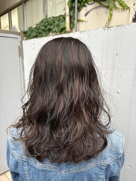 エヴリンアンドペイジ(Evelyn&paige) ウエーブパーマスタイル