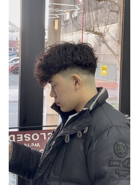 ザ クロー(THE CROW) スペインカール×スキンフェード