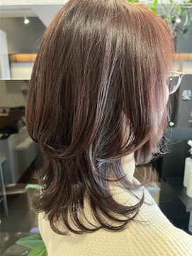 プルースラウンジ(Plus Lounge) くびれミディアム顔周りレイヤースタイル30代40代50代