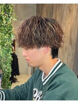 ロロネー 池田(Lolonois)&nbsp;波巻きスパイラルパーマハイライト無造作パーマ刈り上げ