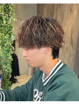 ロロネー 池田(Lolonois) 波巻きスパイラルパーマハイライト無造作パーマ刈り上げ