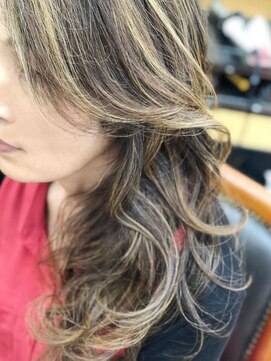 ベル(BELL) 傷まないブリーチでハイライトカラー【BELL桜新町/用賀】