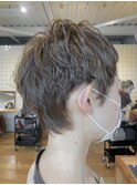 カールのかわいいショート