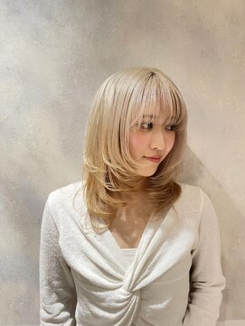 アオ(AO。) ミルクティーベージュカラー/レイヤーカット/海外風レイヤー