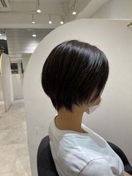 エミュスト(Emuest) ナチュラルに動くショートスタイル