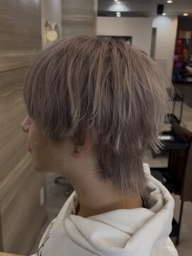 ラビス クローバー(Lovis clover) 韓国風ホワイトカラー×ウルフカット