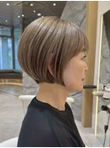 表参道酸性ストレートパーマ艶髪ショート梅雨対策グレージュ40代