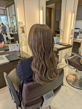 ブルーテーフ(Bleu Terre) 白髪ぼかしハイライトグレージュ編